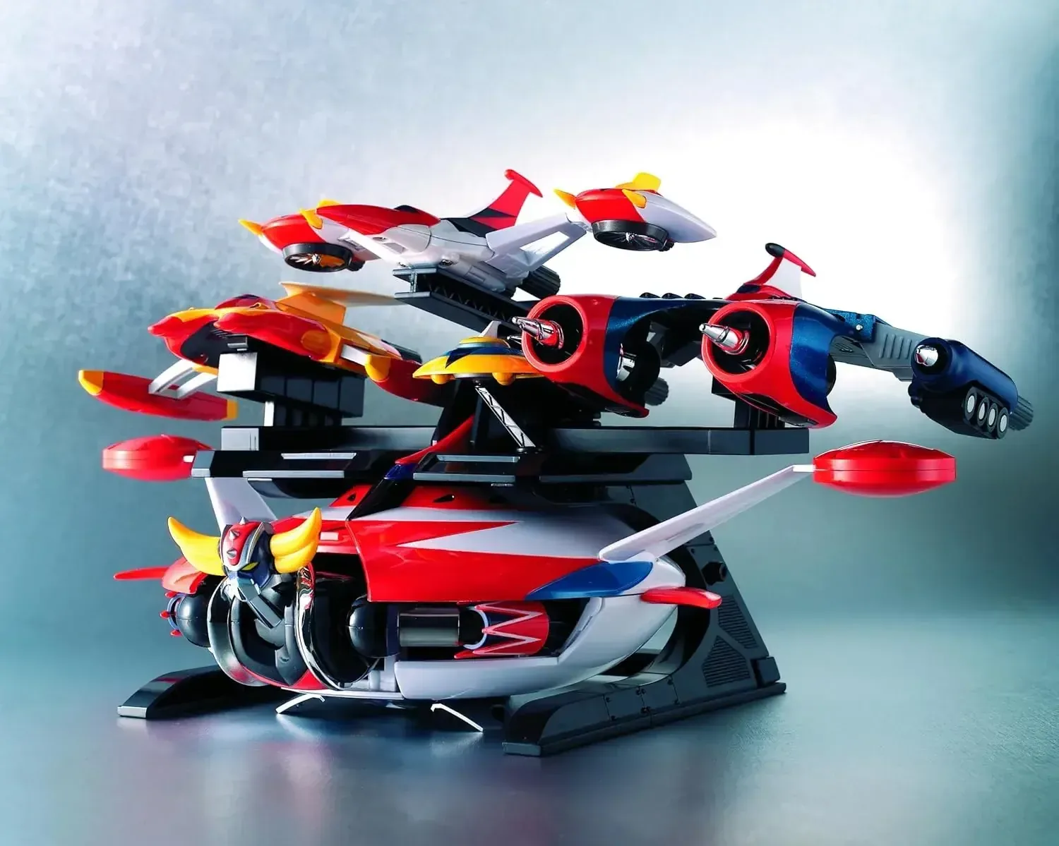 Tamashii Nations Soul of Chogokin GX04S Grendizer Action Figure - Image 2