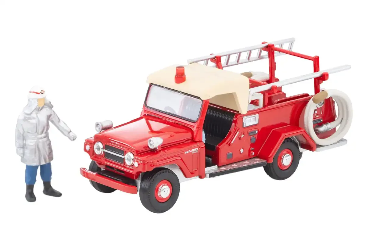 Tomytec 1/64 Nissan Patrol Fire Truck with Figure - Tomica Limited Vintage